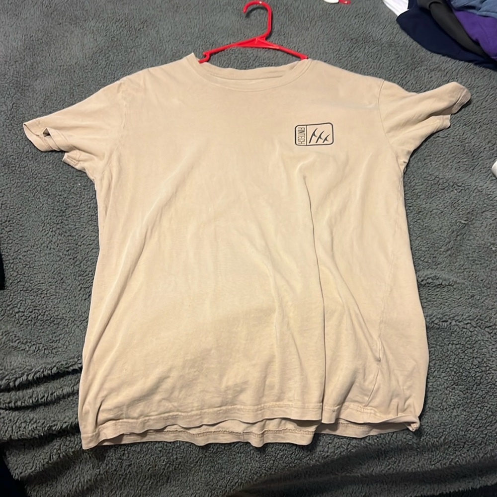 Tee shirt